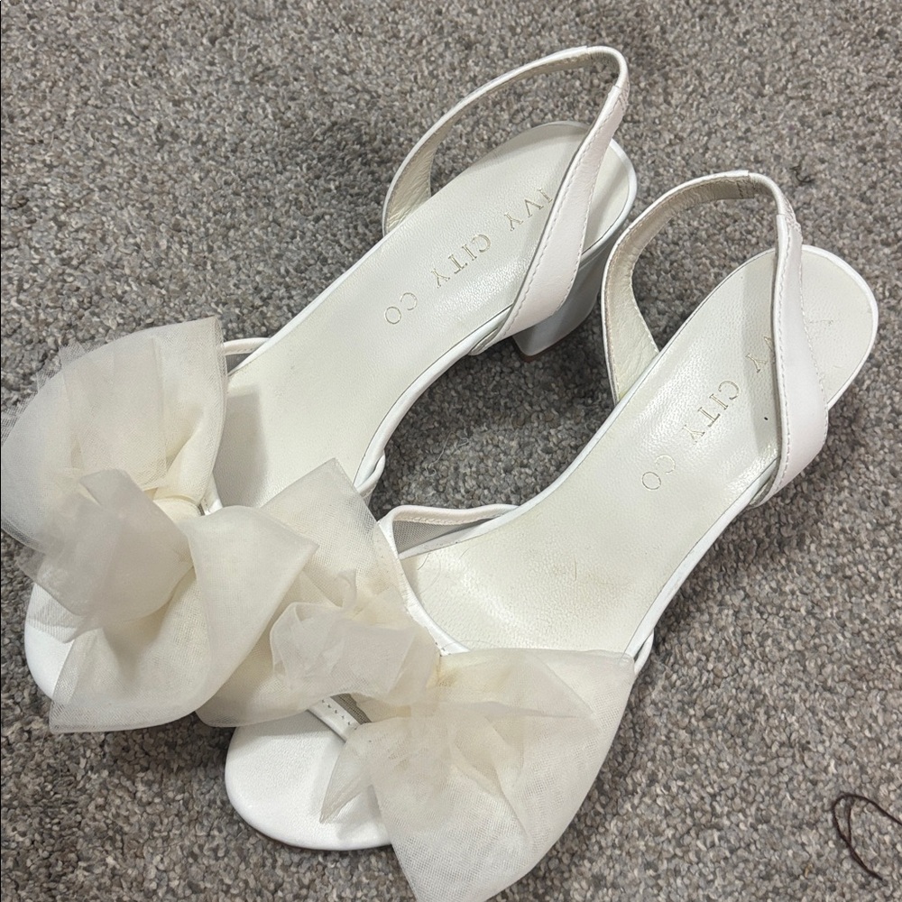 Ivy city co White Slingback Heels with Bow